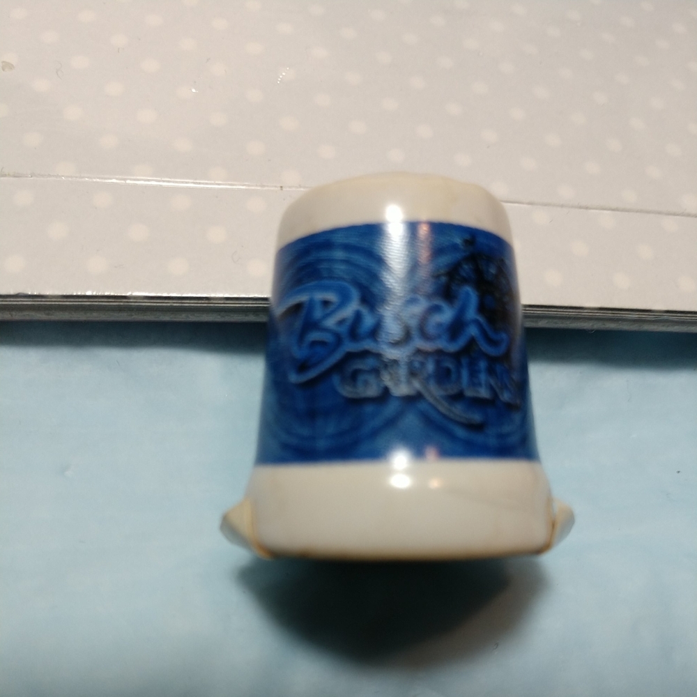 Vintage Ceramic Busch Gardens Ceramic Thimble NWT Blue/White